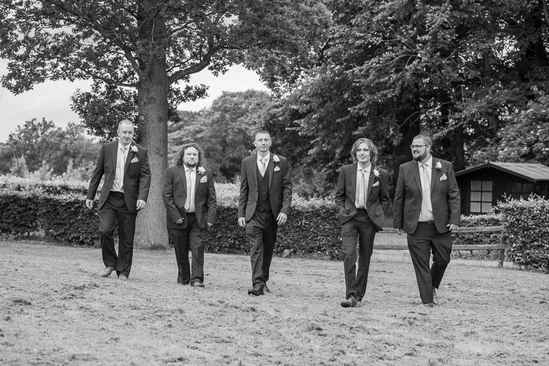 040_groomsmen4_bw