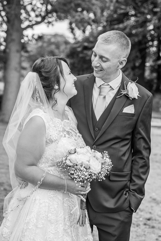 039_bridal_party11_bw