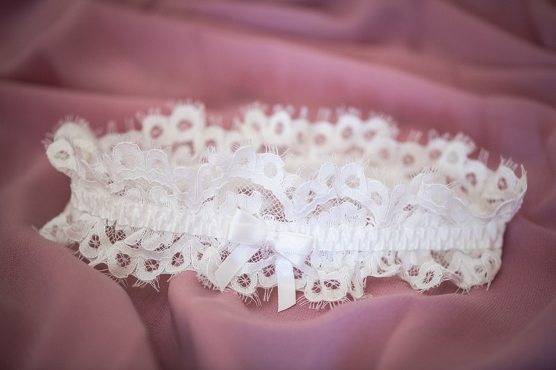 069_garter1