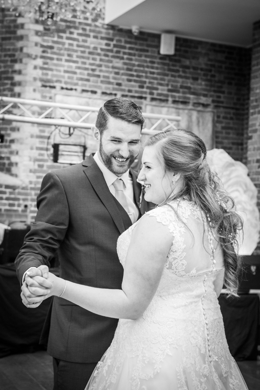 067_firstdance6_bw