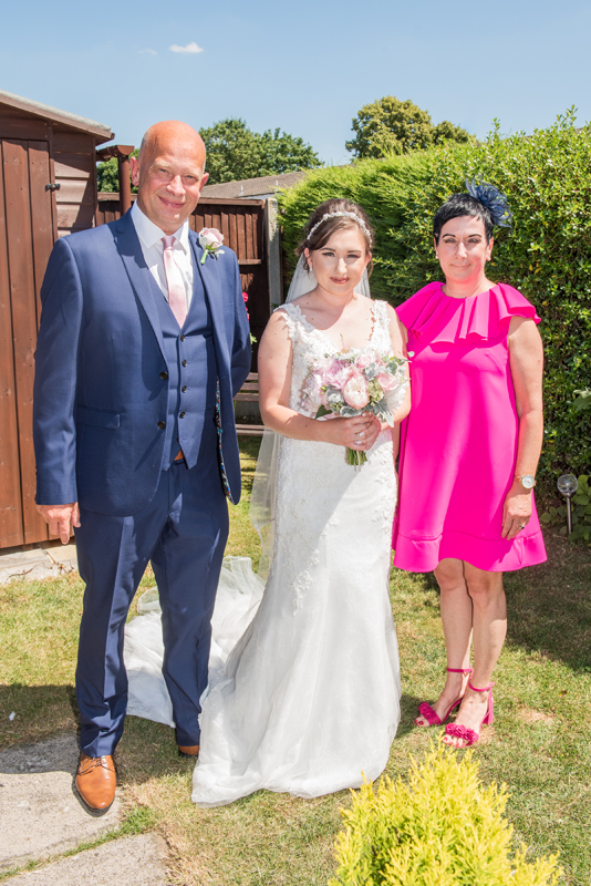 084_brides_family3