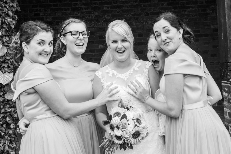 031_bridal_party10_bw