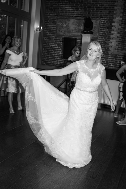 065_dancing16_bw