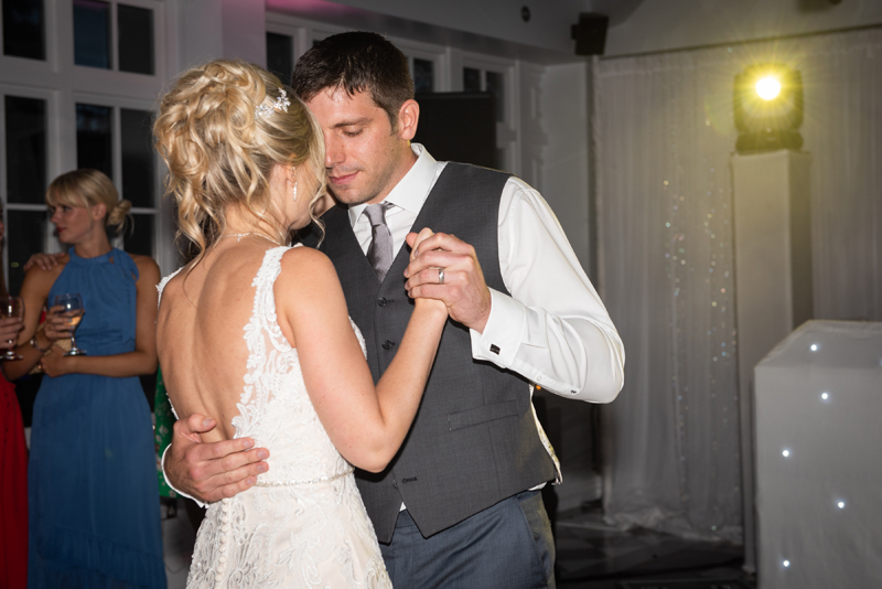 022_firstdance1