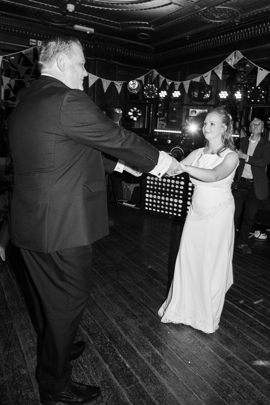 048_dancing8_bw