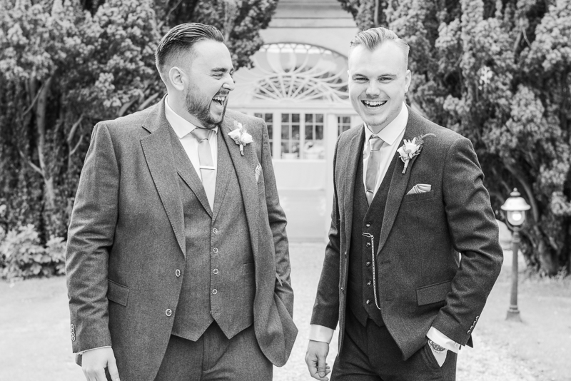 049_groomsmen3_bw