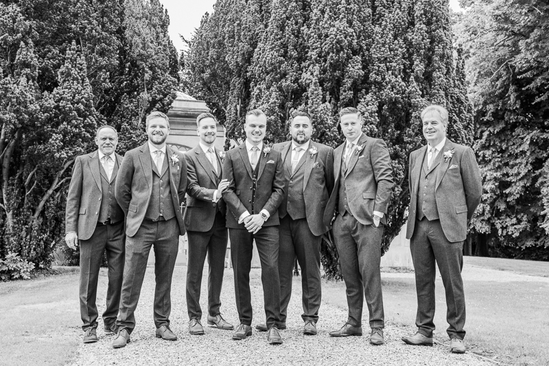 060_groomsmen10_bw