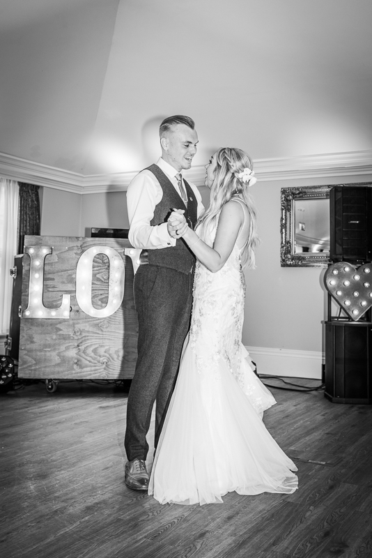 014_firstdance4_bw