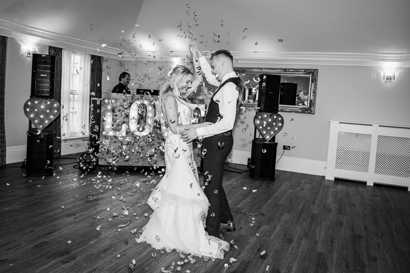 028_firstdance11_bw