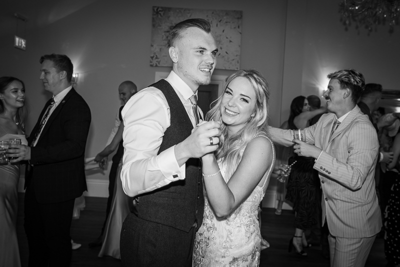 034_firstdance14_bw