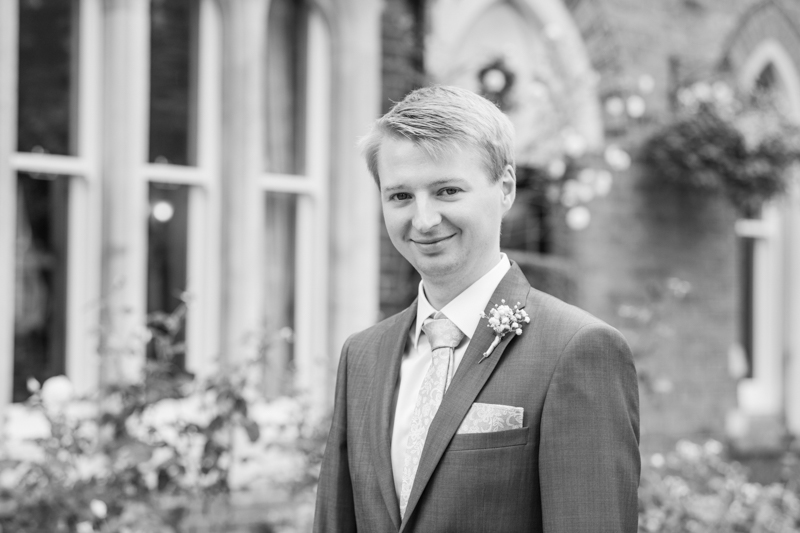 015_groom6_bw