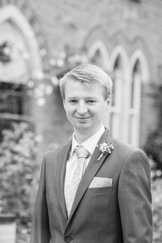 018_groom7_bw