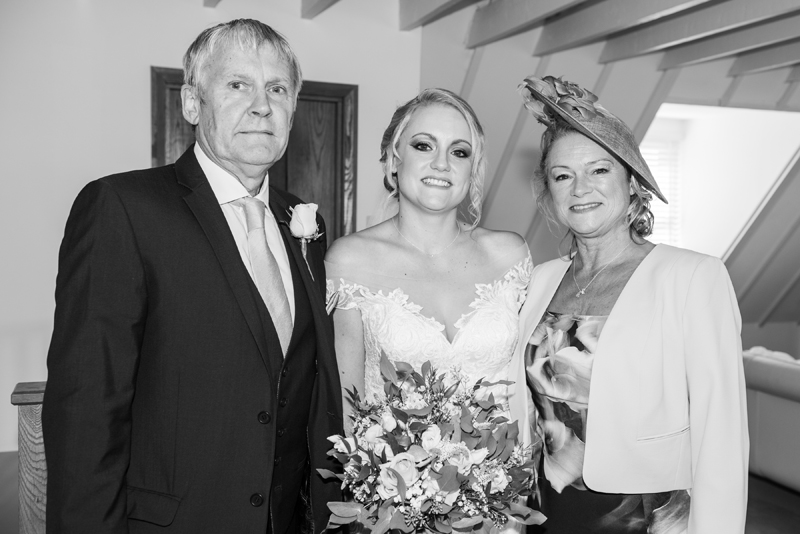 095_bride_parents_bw