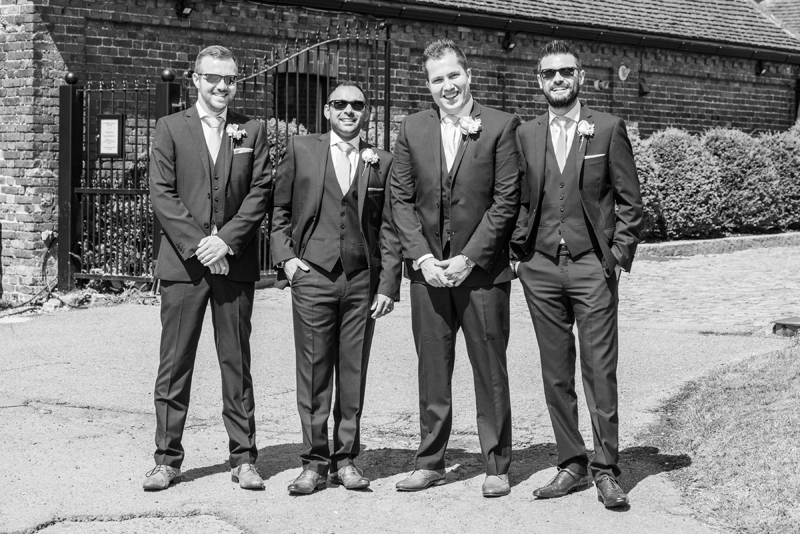 035_groomsmen1_bw