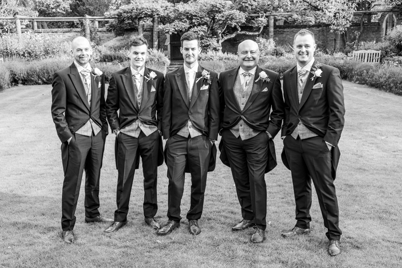 031_groomsmen4_bw