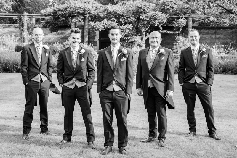 036_groomsmen7_bw