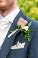 018_buttonhole2