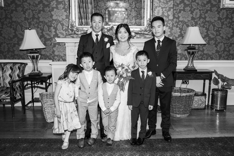 084_family24_bw