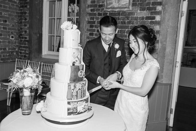 047_cut_cake2_bw