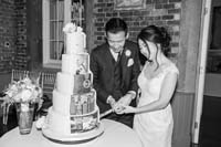 050_cut_cake4_bw