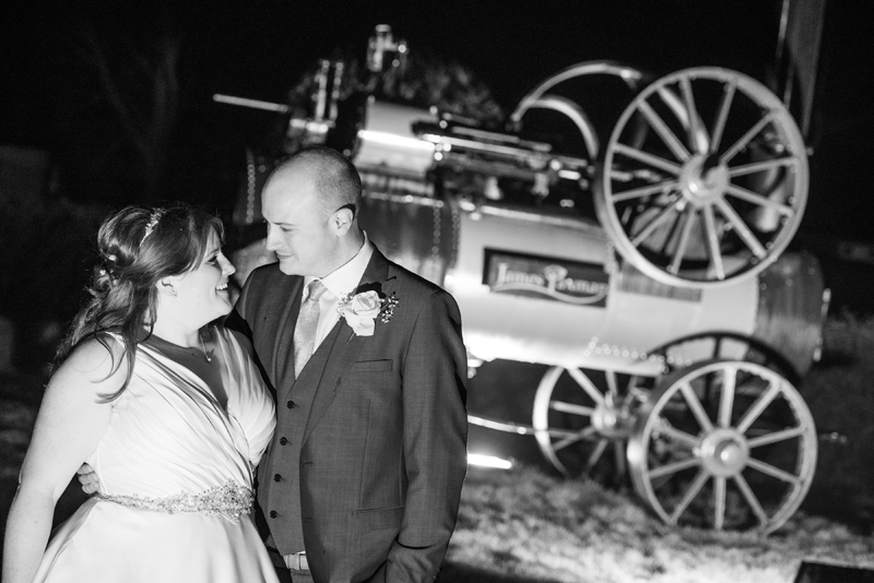 122_engine_night3_bw