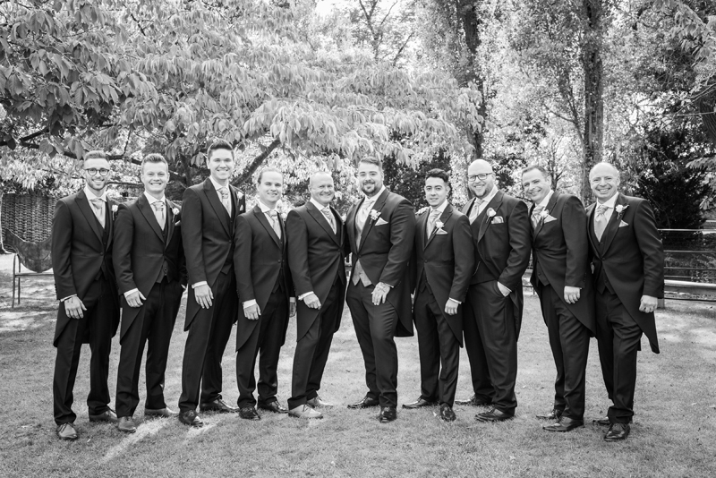 034_groomsmen6_bw