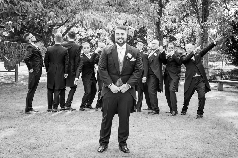 040_groomsmen9_bw