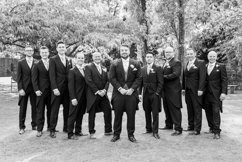 042_groomsmen10_bw