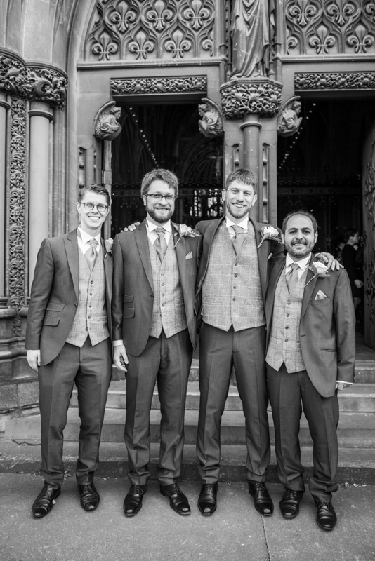 024_groomsmen1_bw