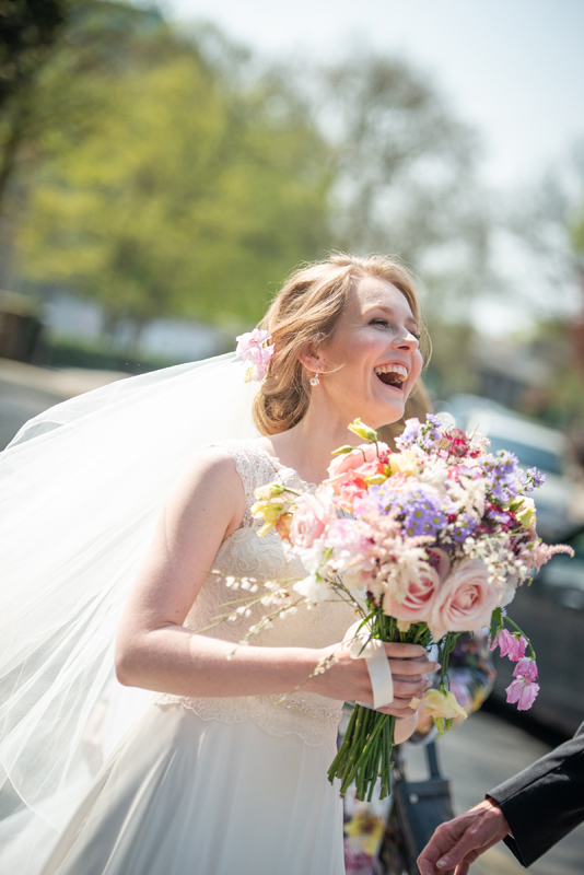 045_bride_arrives2