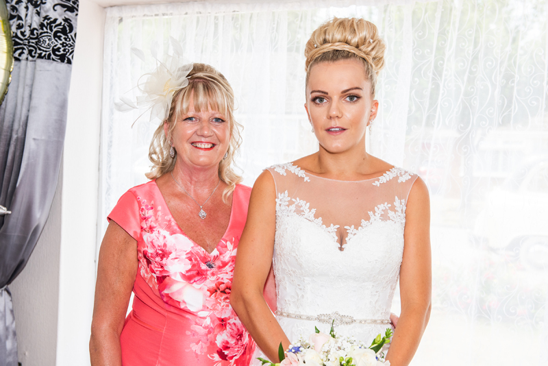 089_bride_mum