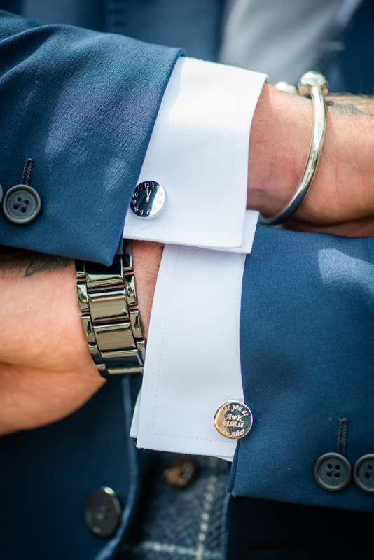 010_cufflinks2