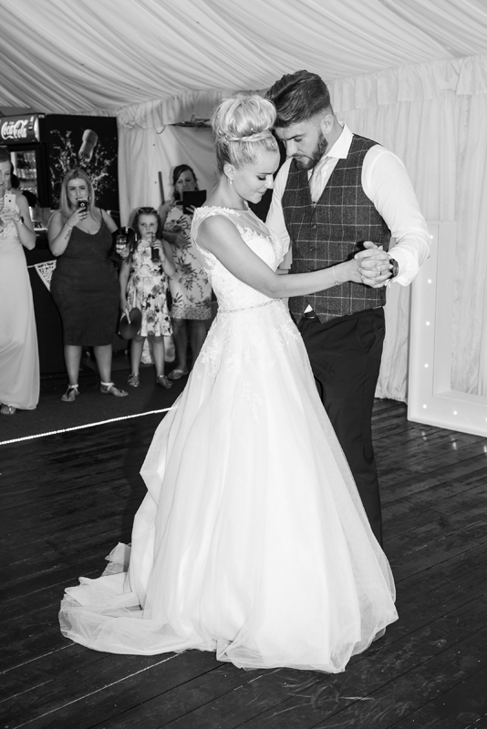 032_firstdance1_bw