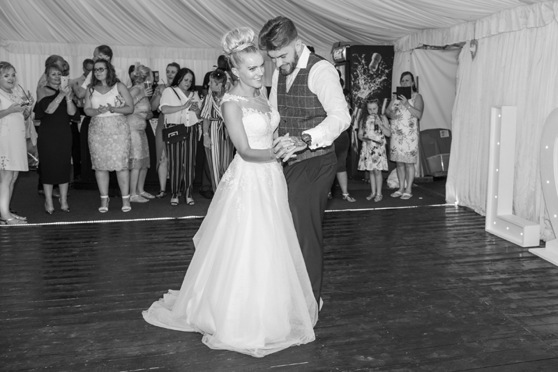 034_firstdance2_bw