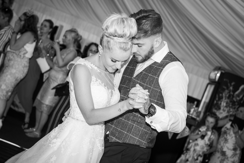 036_firstdance3_bw