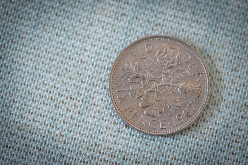 034_sixpence