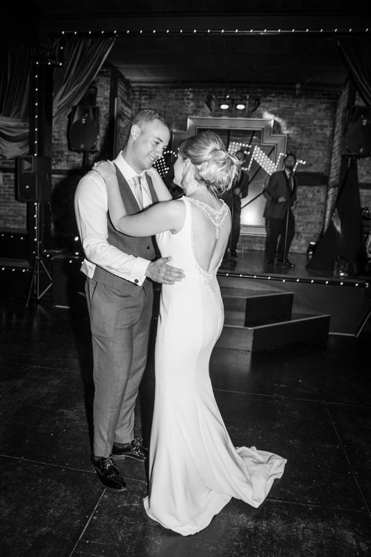 049_firstdance2_bw