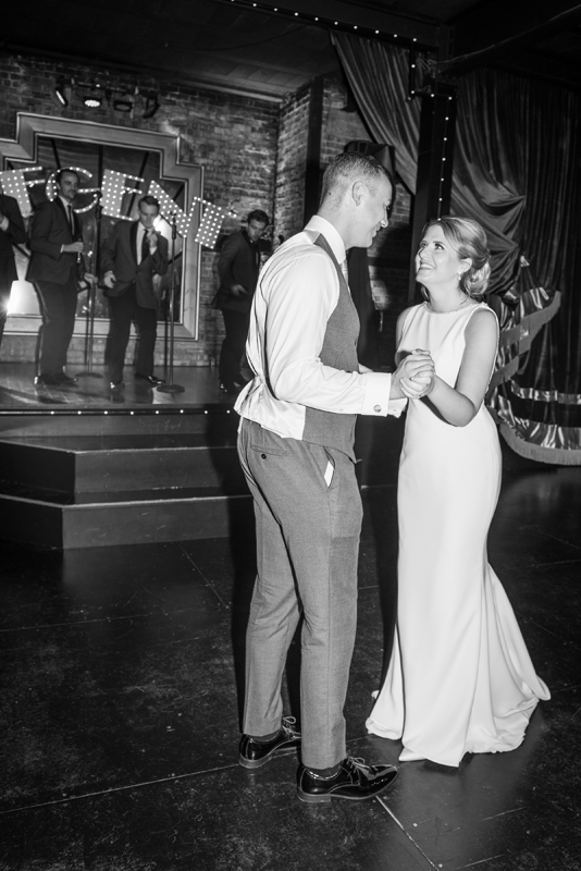 058_firstdance6_bw