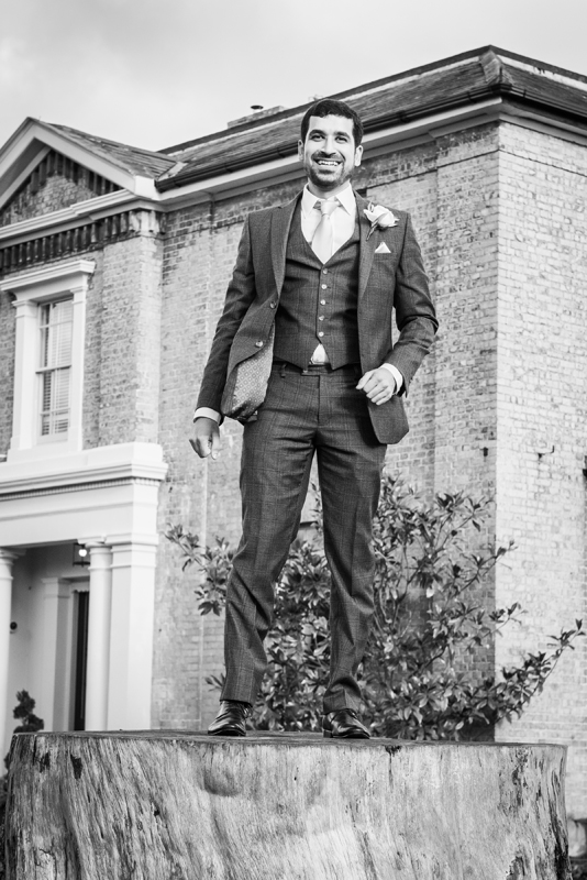 035_groom6_bw