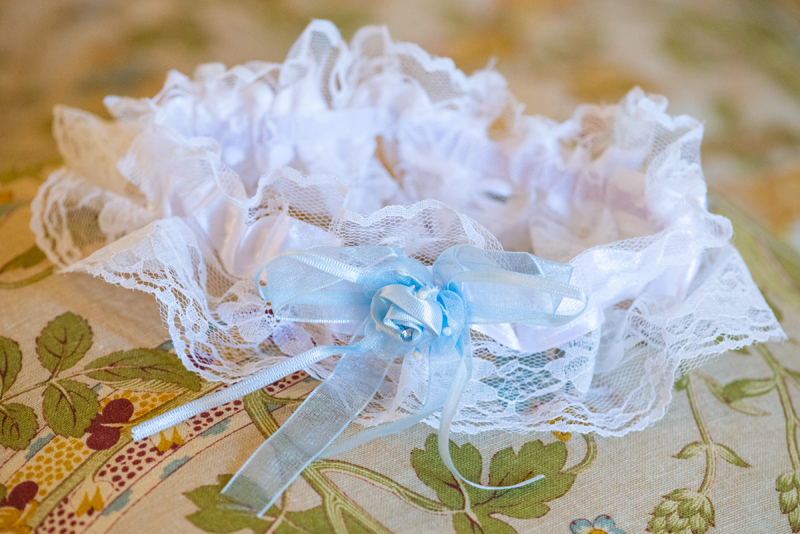 015_garter