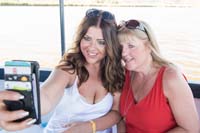 042_boat_guests33