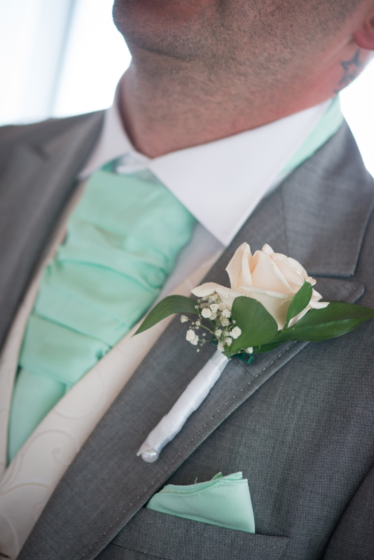 024_buttonhole2