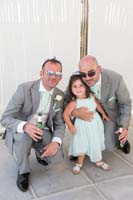 047_guests_arrive1