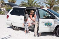 067_guests_arrive21