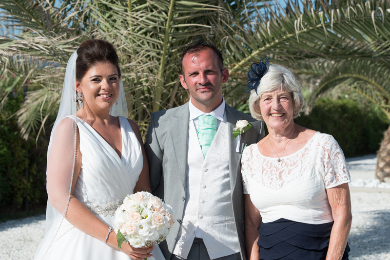 054_brides_family1