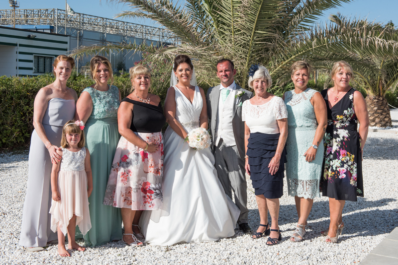 056_brides_family3
