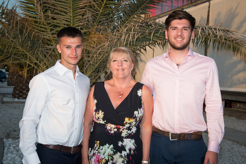048_brides_family17