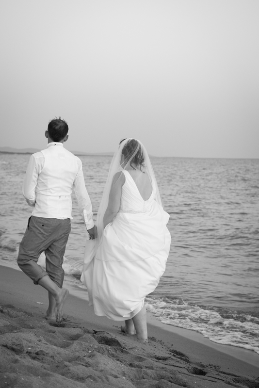 058_eve_beach_walk5_bw