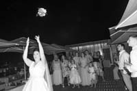 070_throw_bouquet3_bw