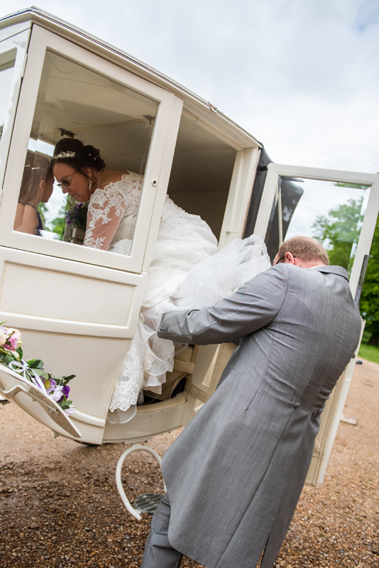 022_bride_arrives8